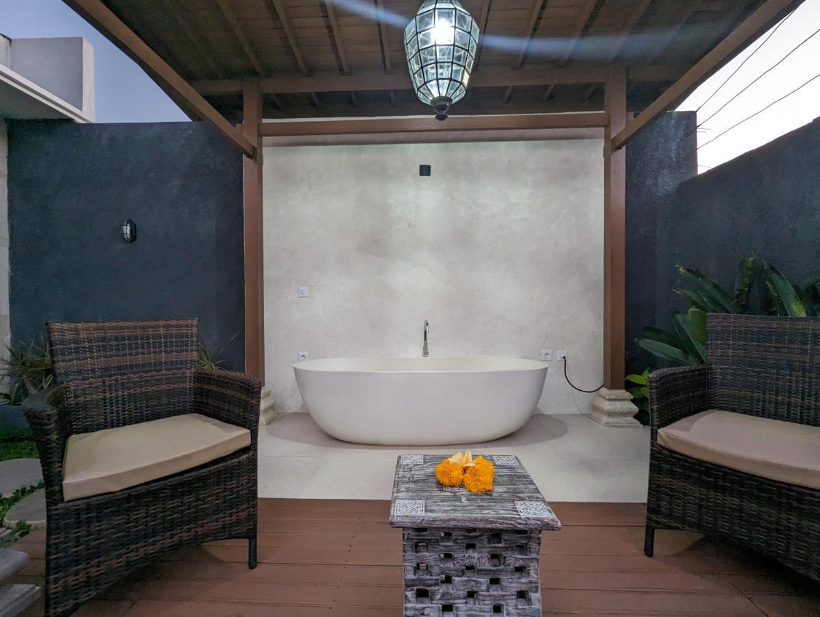 Villa Na-Na Ubud ภายนอก รูปภาพ