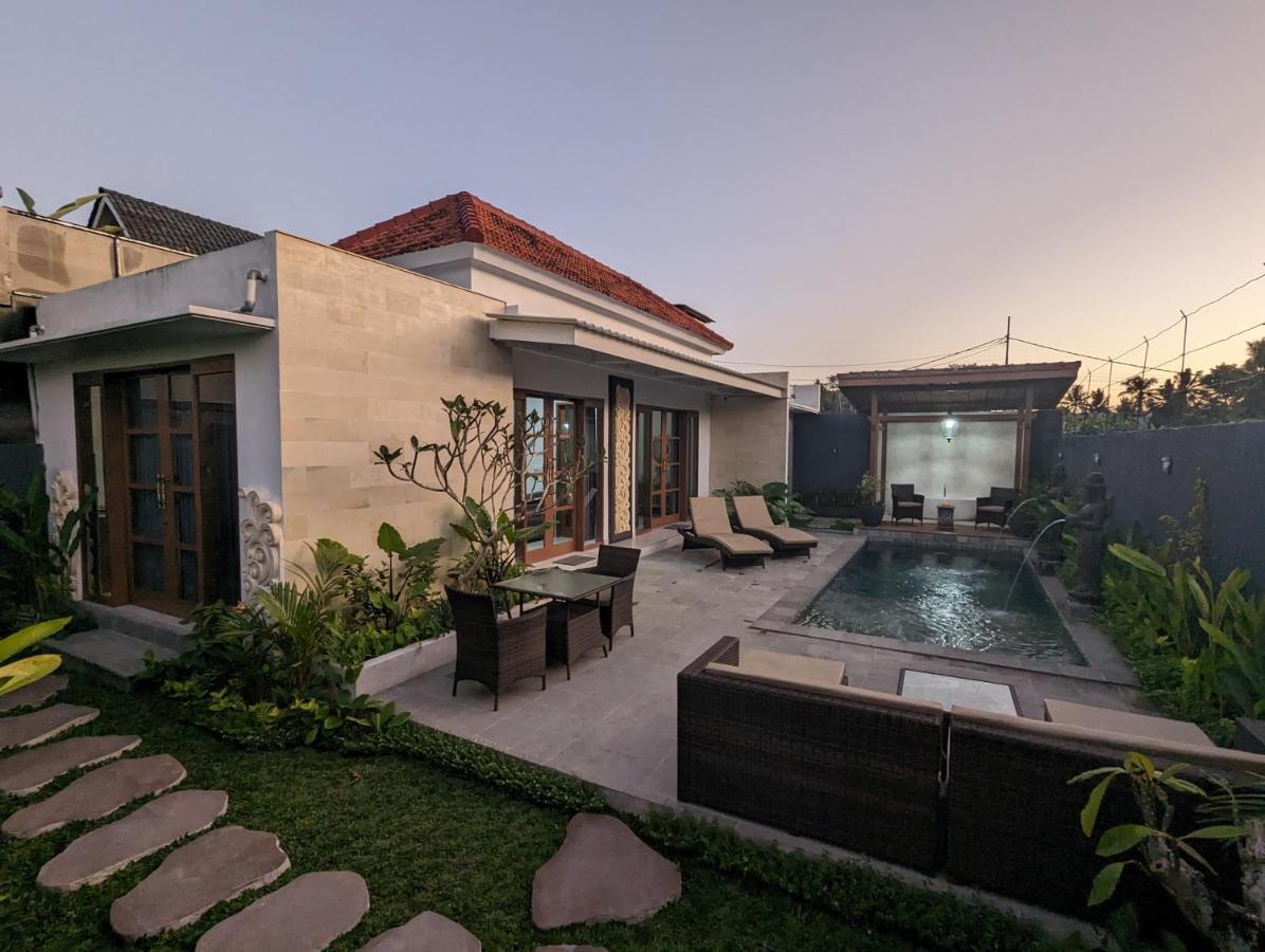 Villa Na-Na Ubud ภายนอก รูปภาพ